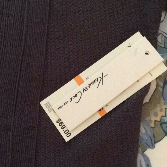 Adorable Kenneth Cole cap sleeve sweater - Picture 3 of 3